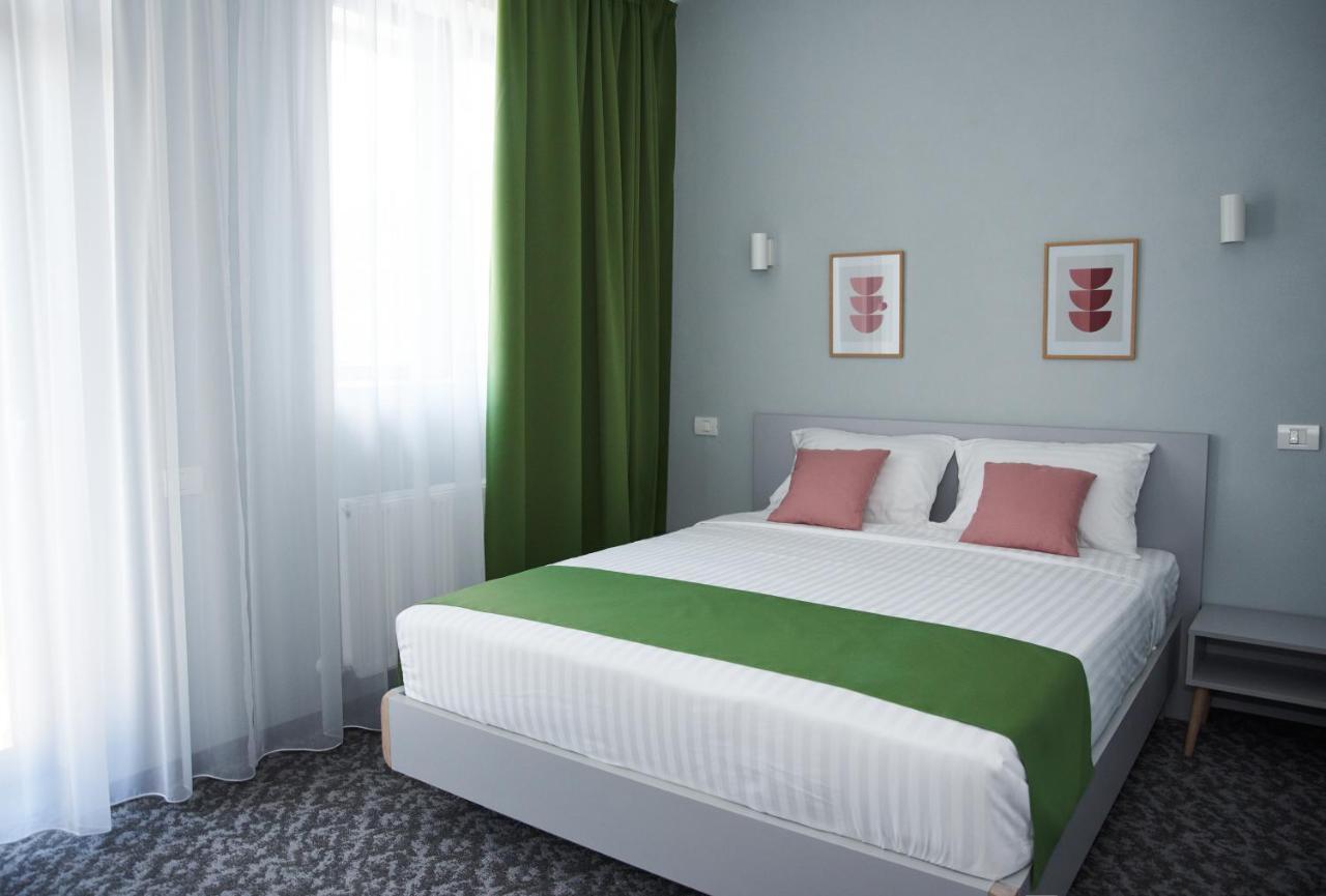 Astra Hotel Calimanesti Exterior photo